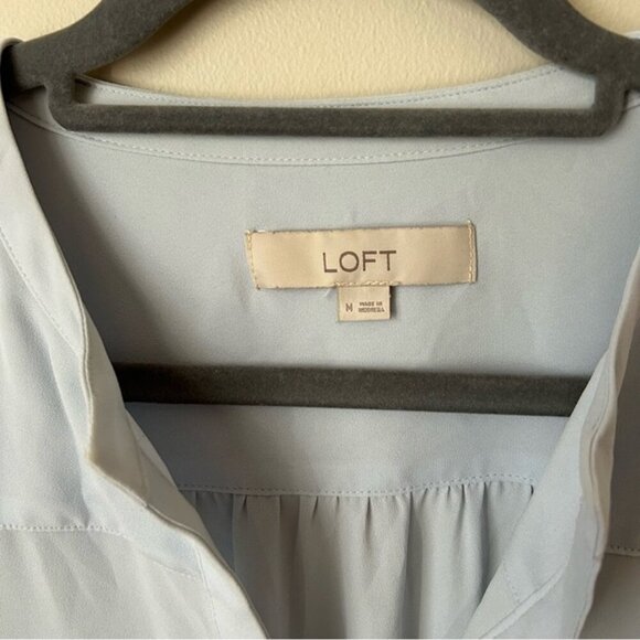 LOFT Light Blue V-Neck Sheer Long Sleeve Lightweight Blouse Top Women’s Medium - Picture 3 of 7